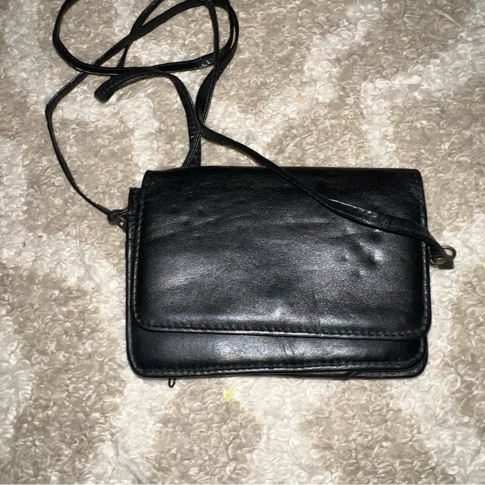 Wilson leather Elegant Black Leather Crossbody Bag